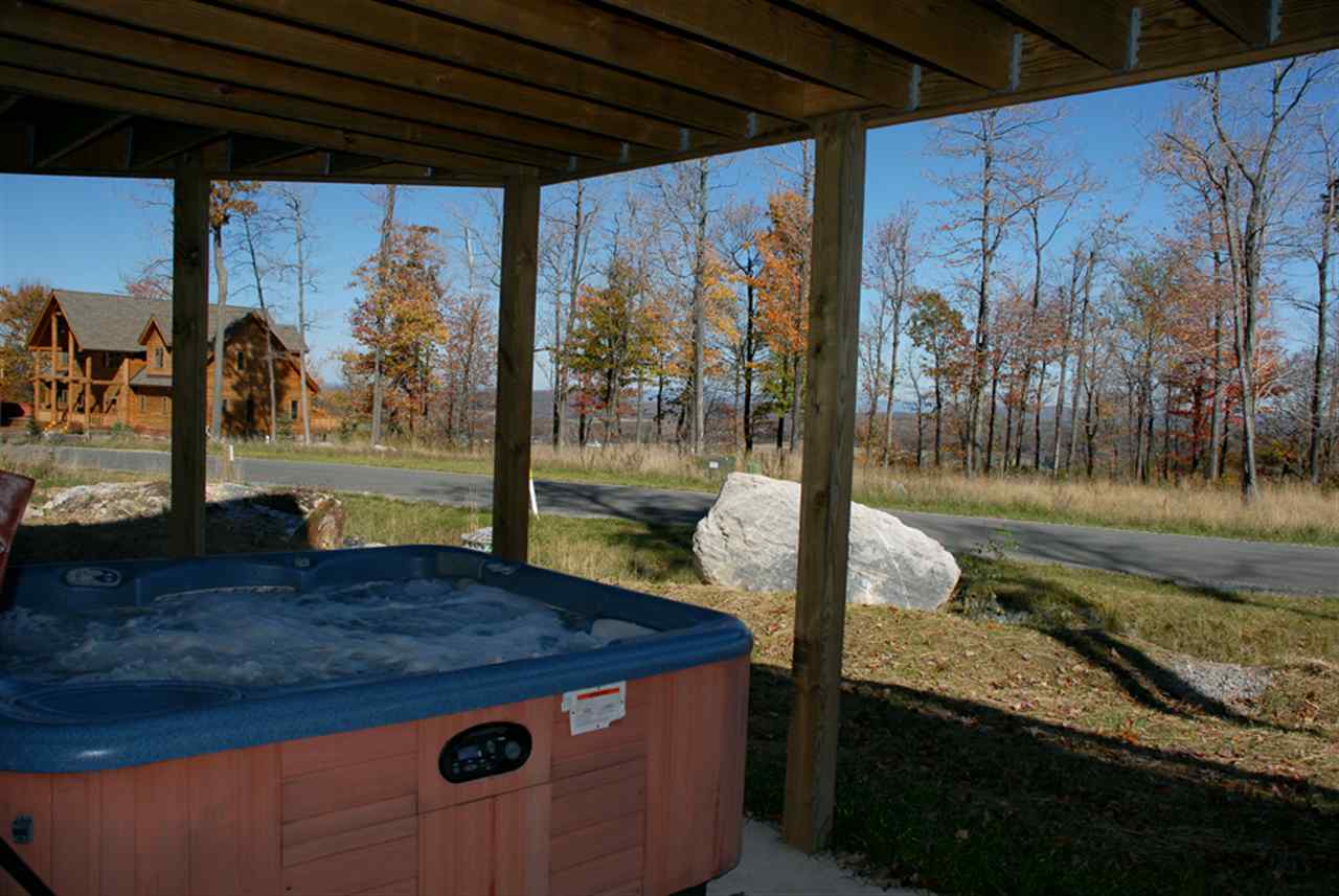 resized-2349823-ROCKYADV_hottub.jpg