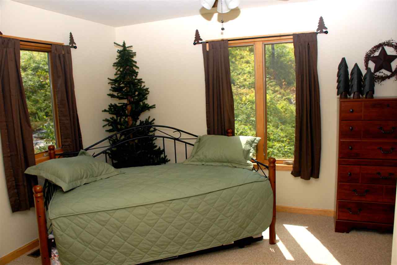 resized-2349823-ROCKYADVdaybed.jpg