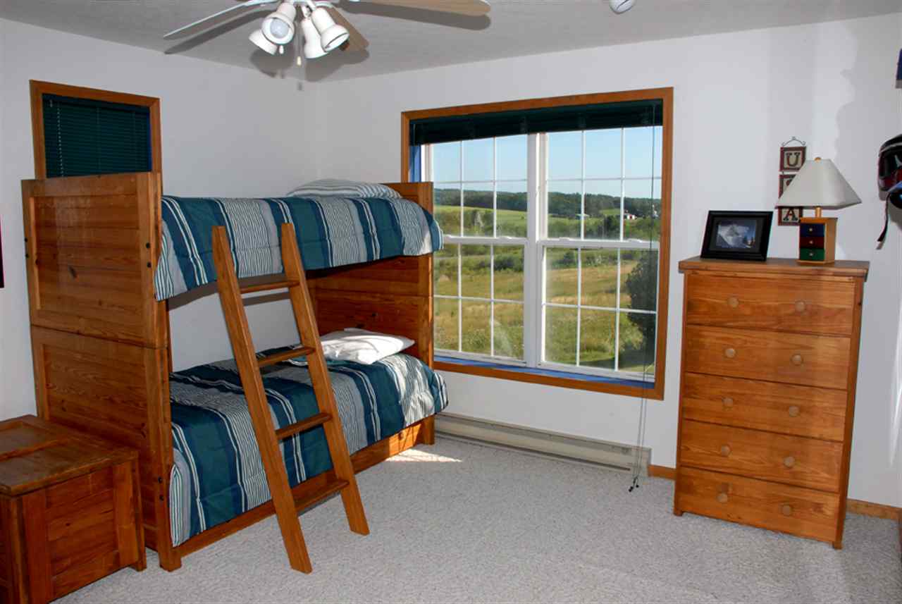 resized-2349823-BEARINNbunk.jpg