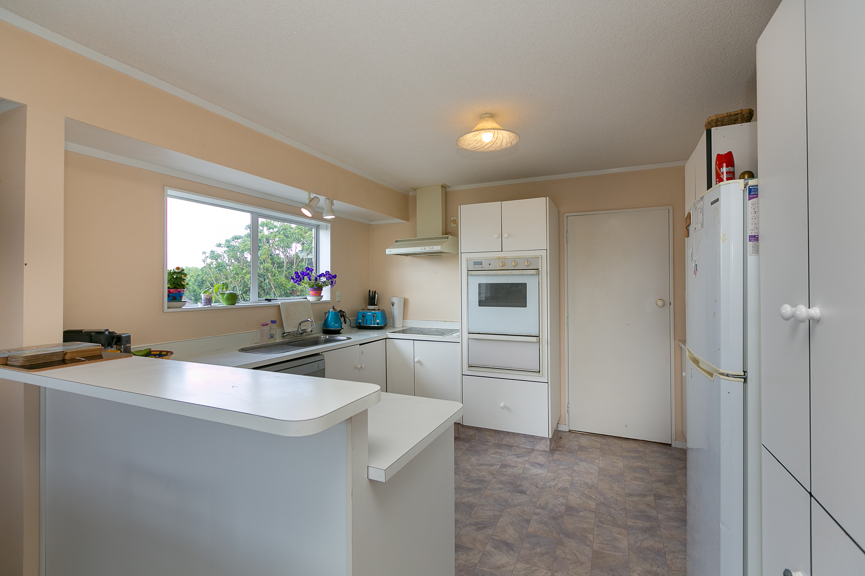 013_Open2view_ID442570-22_Tiverton_Crescent.jpg