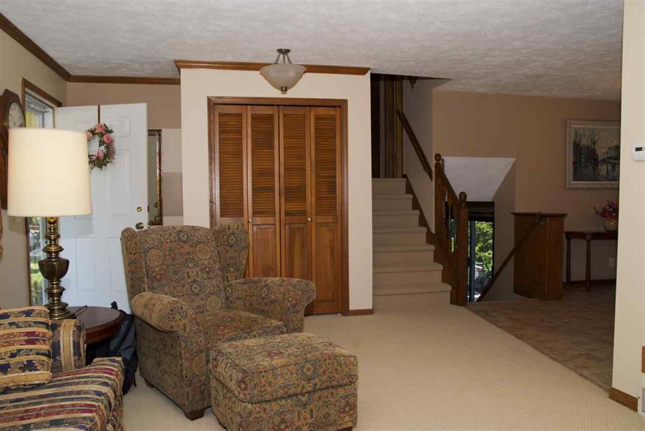 resized-2349823-LivingRoom2.jpg
