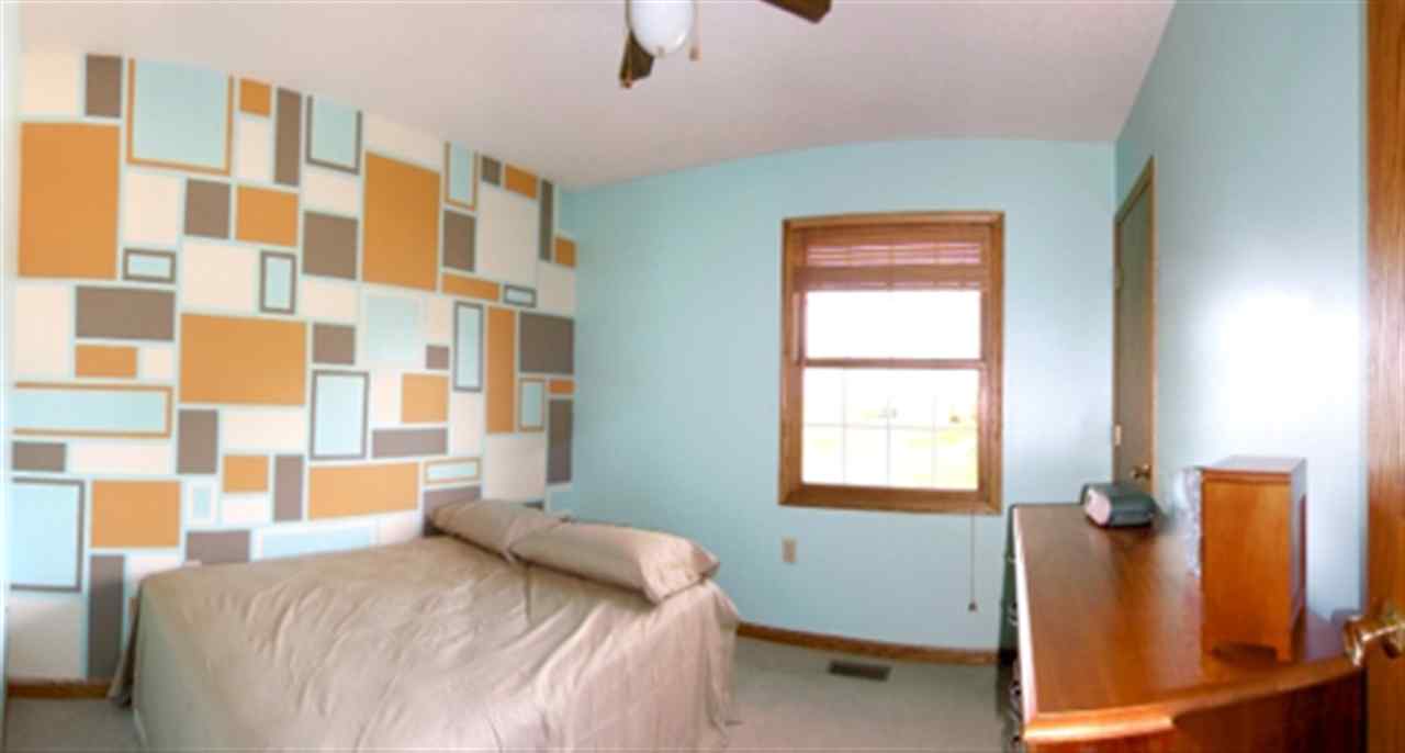resized-2349823-Bedroom_3.jpg