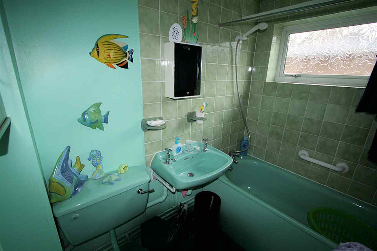 resized-2349823-Bathroom.jpg