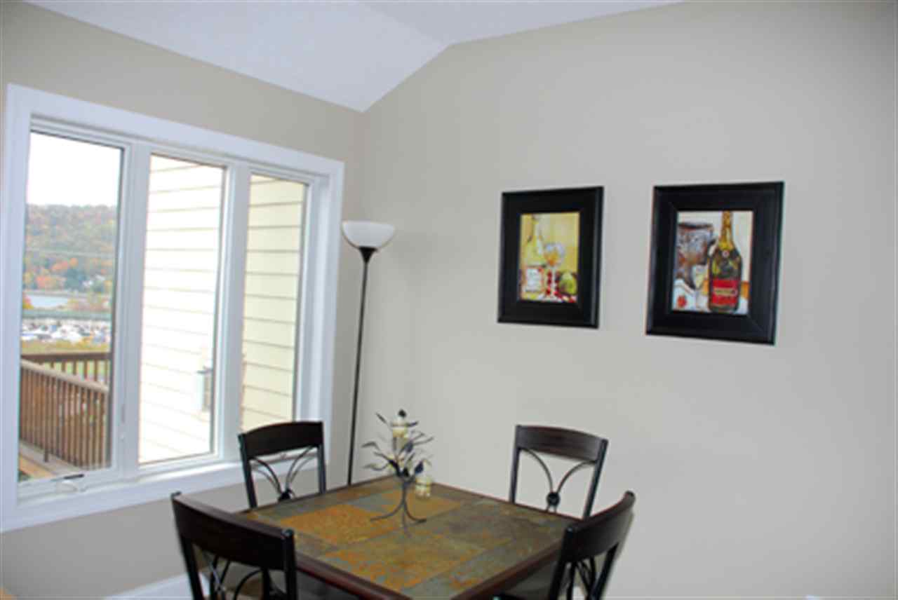 resized-2349823-Aper_dining.jpg
