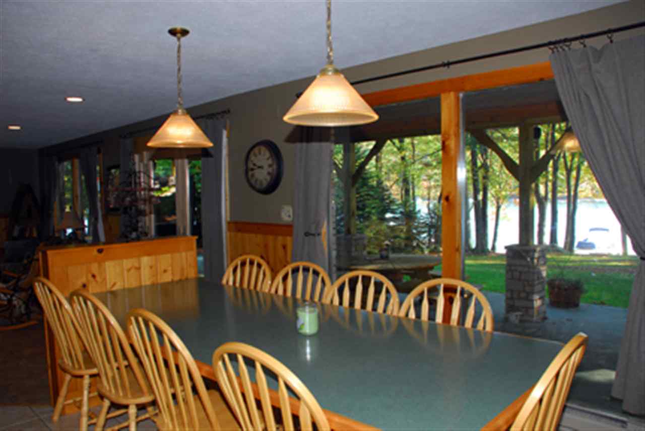 resized-2349823-Sweet_dining.jpg