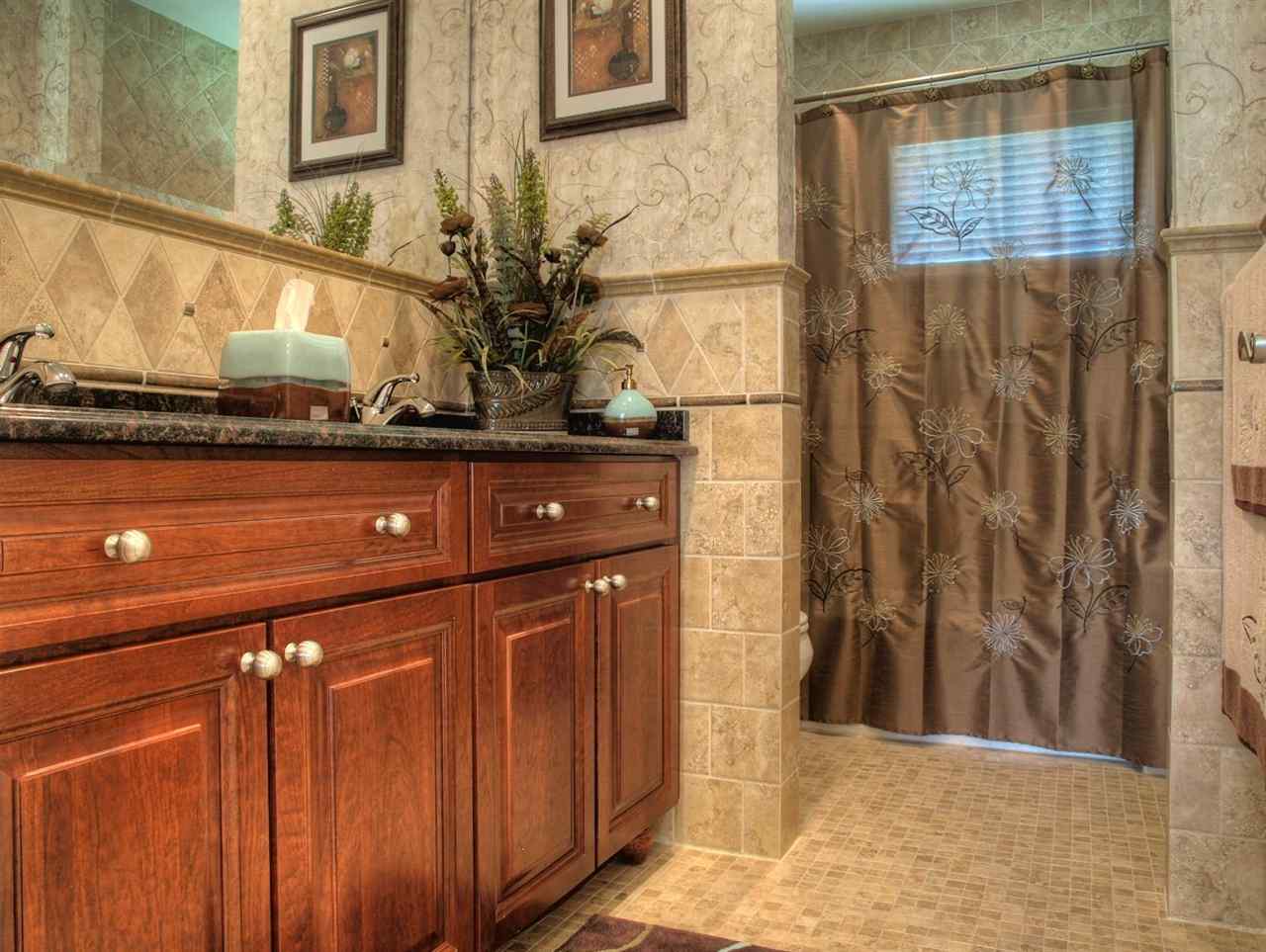 resized-2349823-Bathroom2.jpg