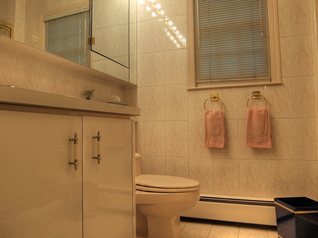 Bathroom1.jpg