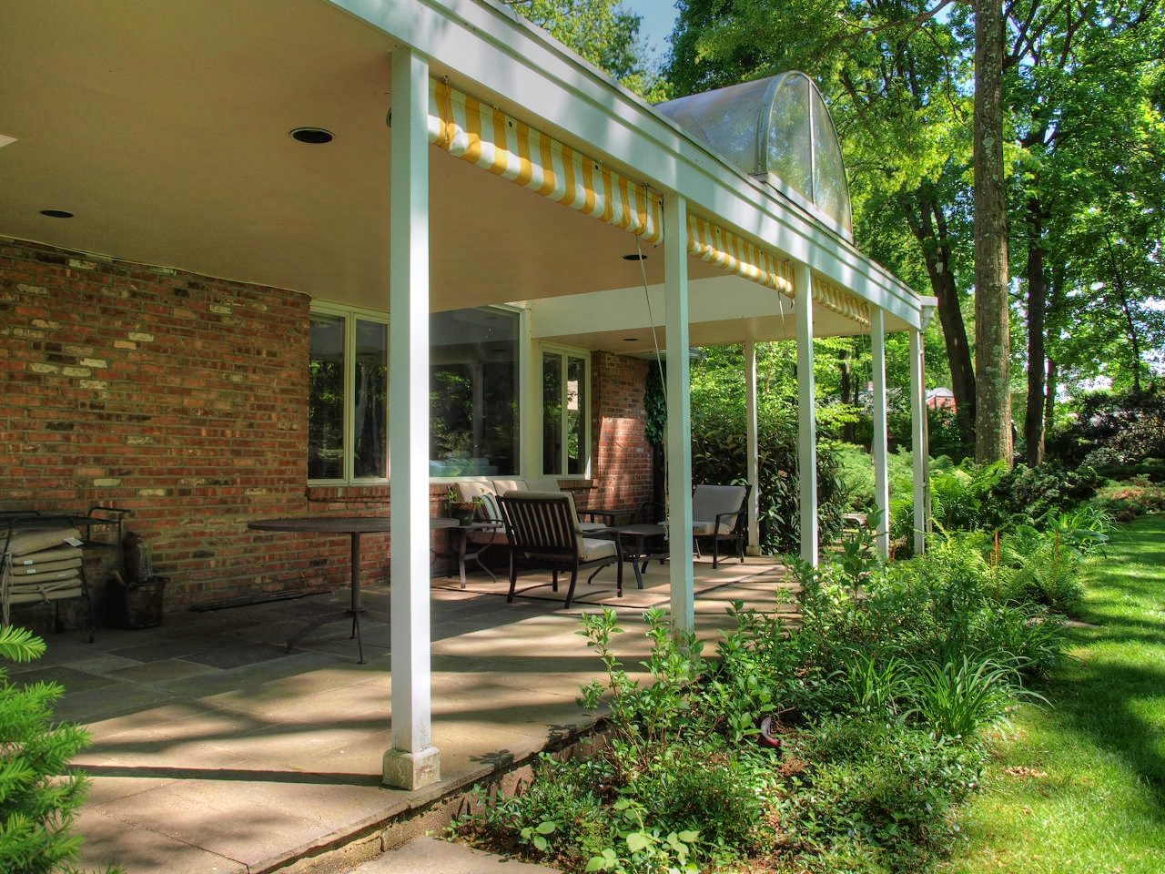 patio3.jpg