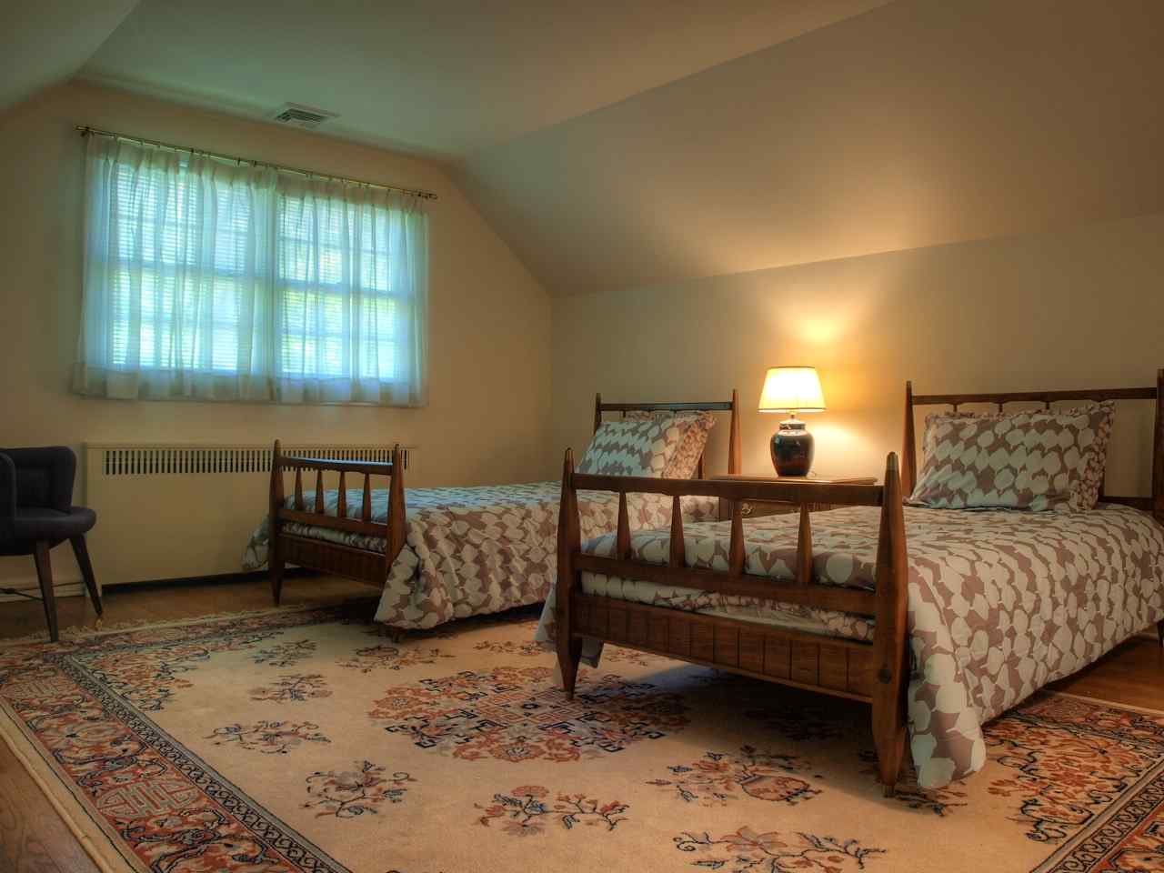 resized-2349823-Bedroom2.jpg
