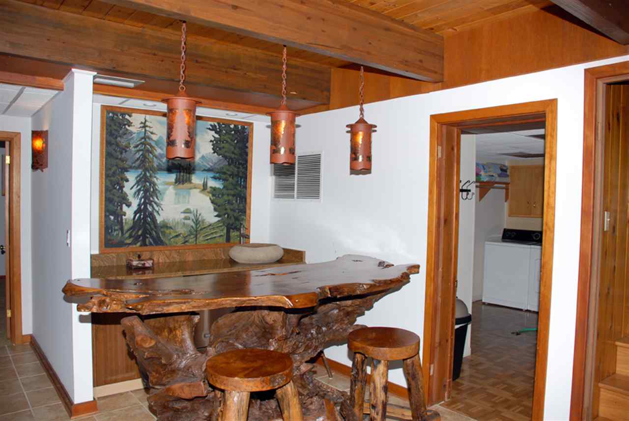 resized-2349823-wood_wetbar.jpg