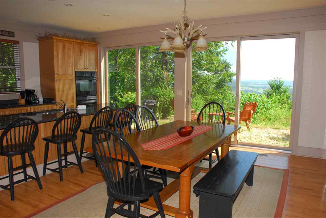 resized-2349823-MTTOP_dining.jpg