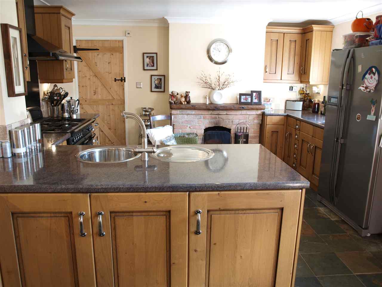 resized-2349823-kitchen.jpg