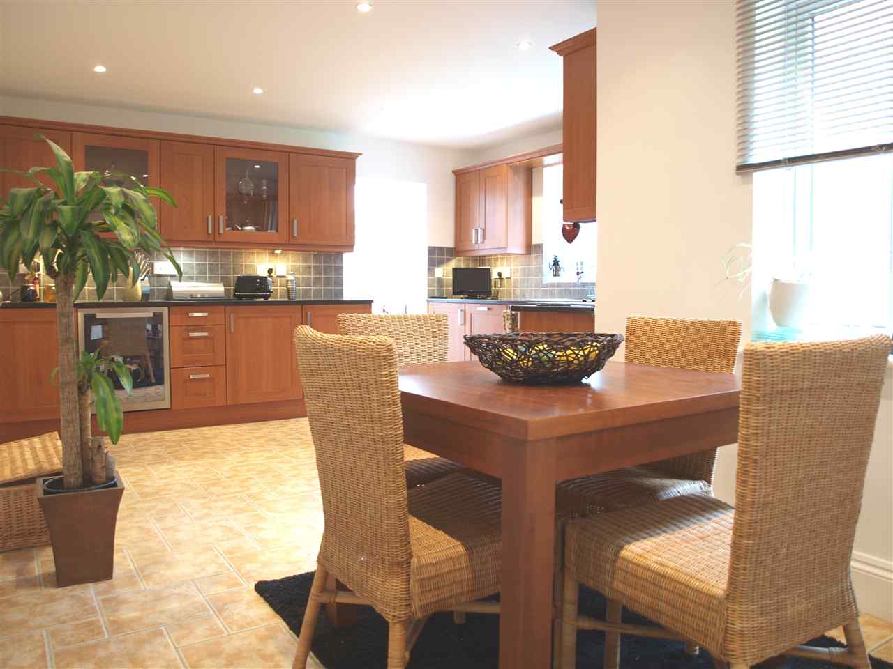 resized-2349823-kitchen.jpg
