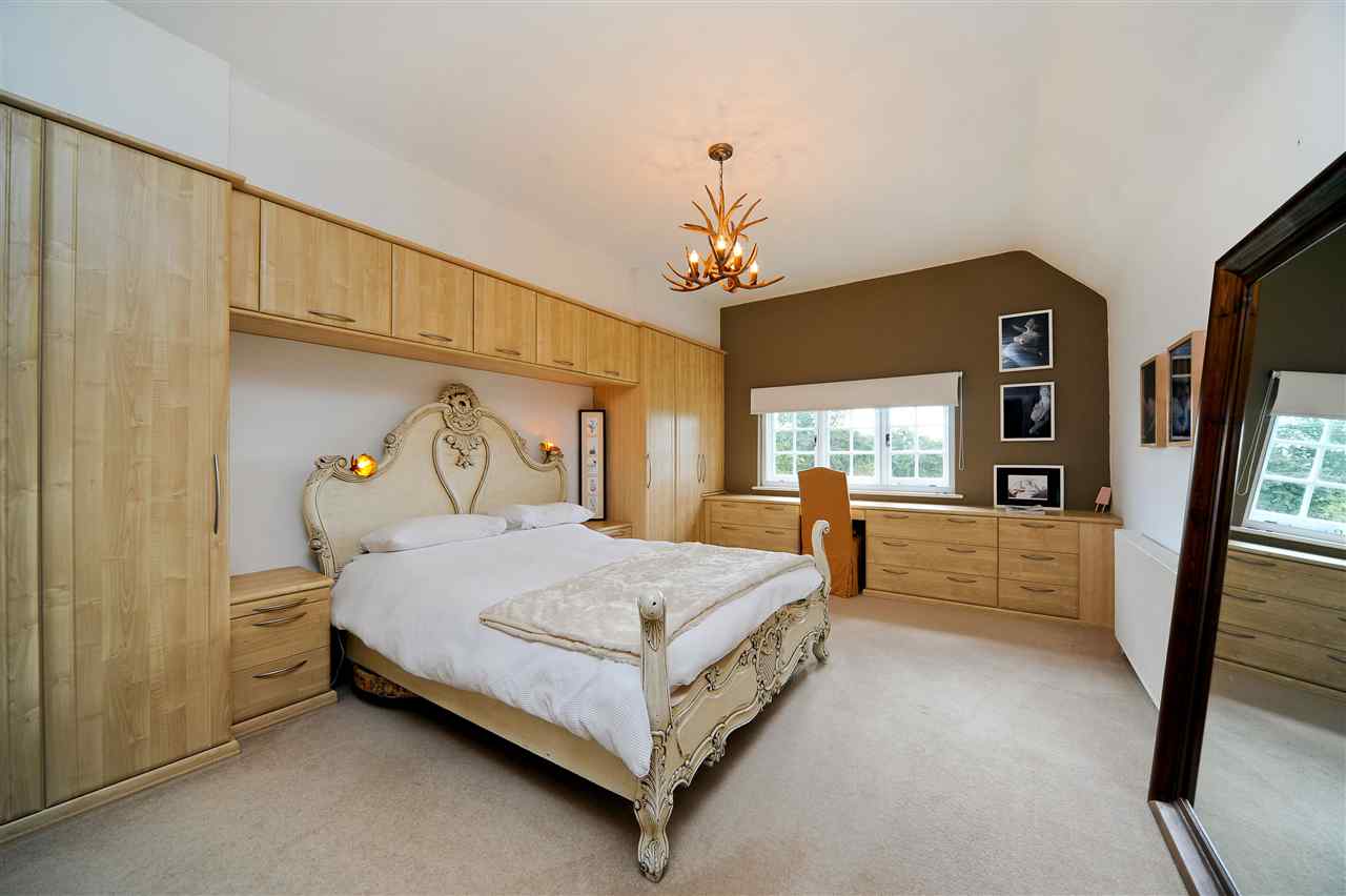 resized-2349823-1000031929.Bedroom.jpg
