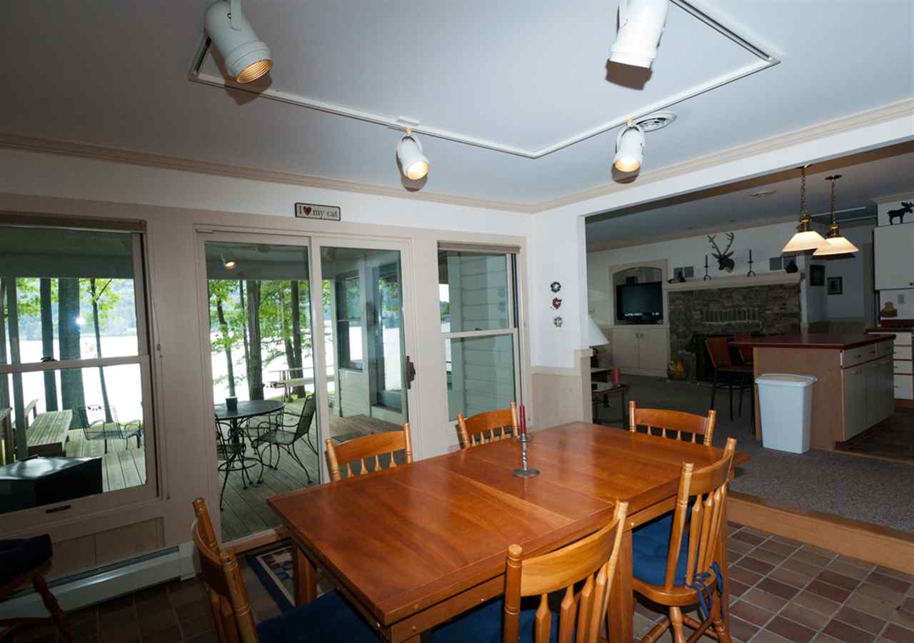 resized-2349823-LakeED_dining.jpg