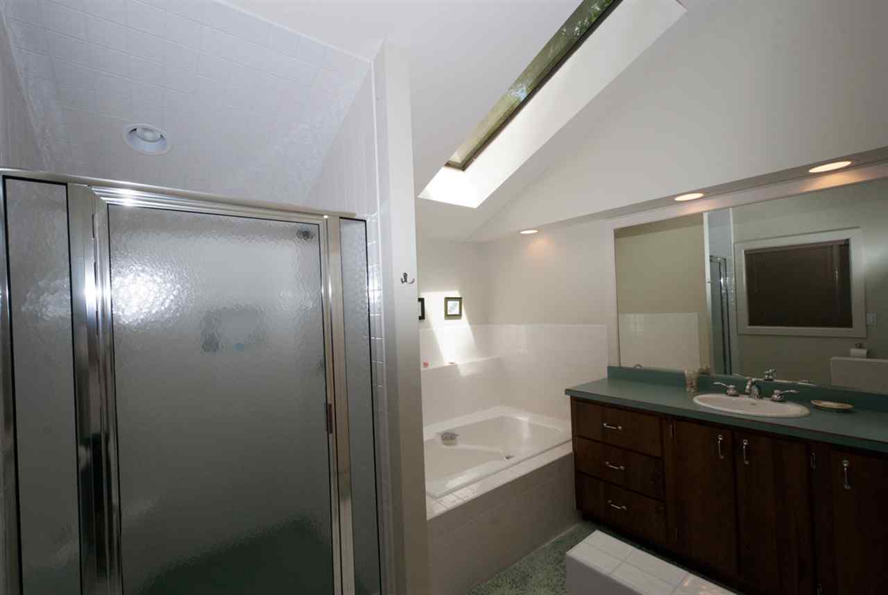 resized-2349823-LakeEd_bath.jpg