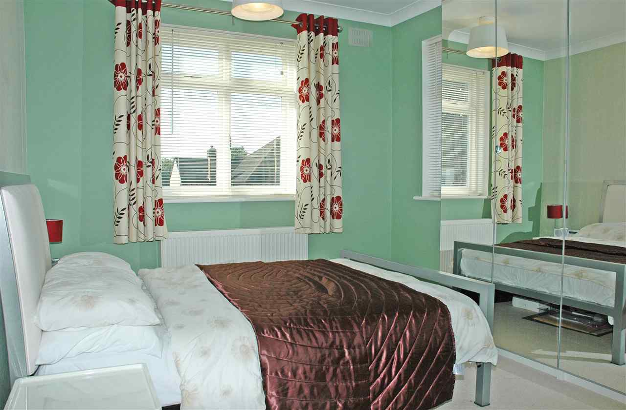 resized-2349823-bedroom-three.jpg