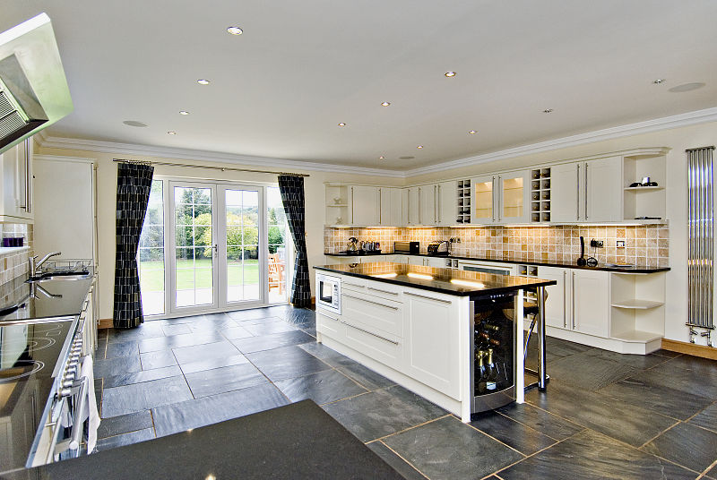 8073159-kitchen01-800-web.jpg