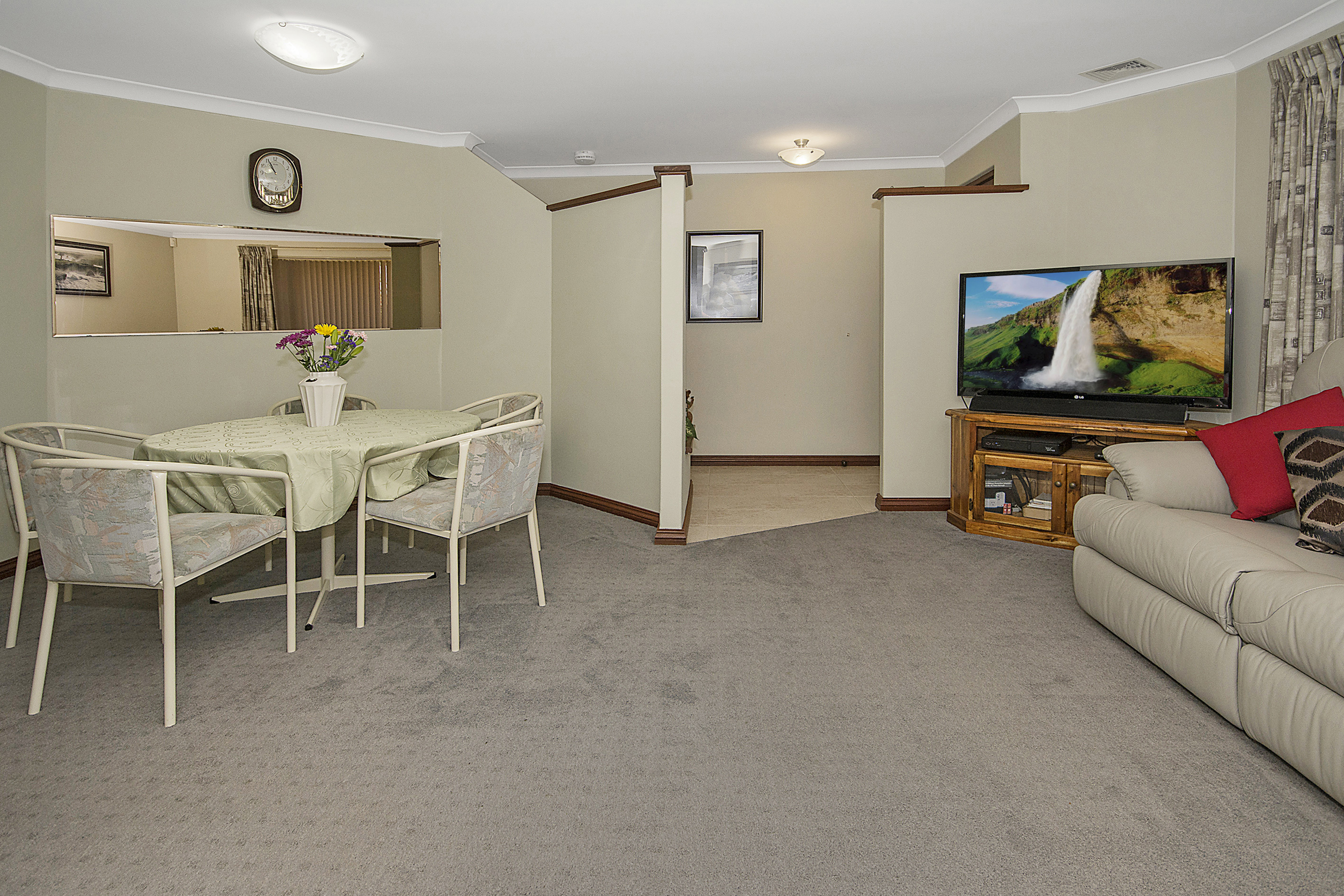 023_Open2view_ID338821-8_Endgate_Court_Parkwood.jpg