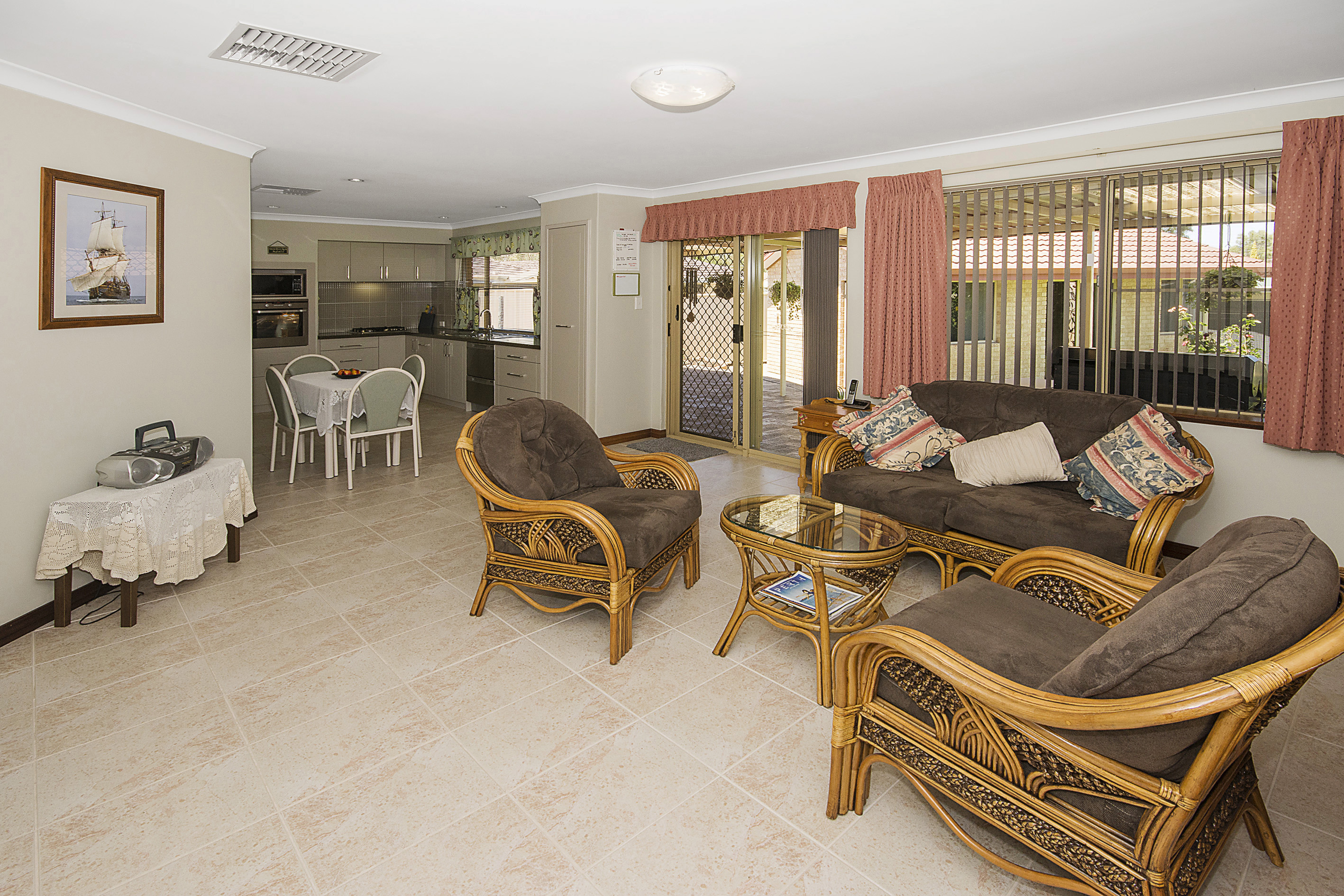 030_Open2view_ID338821-8_Endgate_Court_Parkwood.jpg