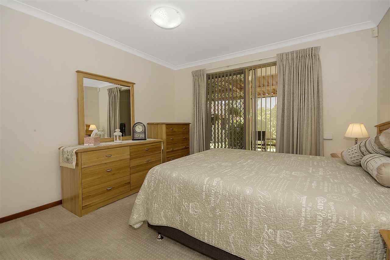 resized-2349823-002_Open2view_ID338821-8_Endgate_Court_Parkwood.jpg